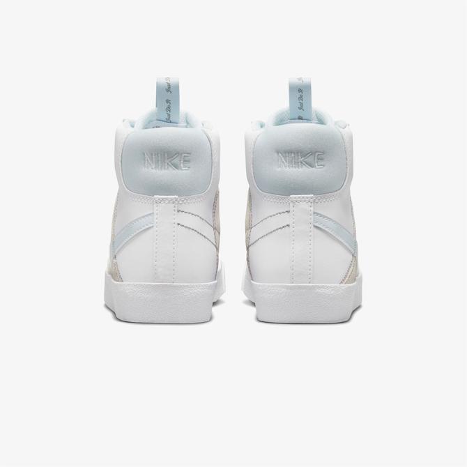  Nike Blazer Mid 77 SE Kadın Beyaz Sneaker