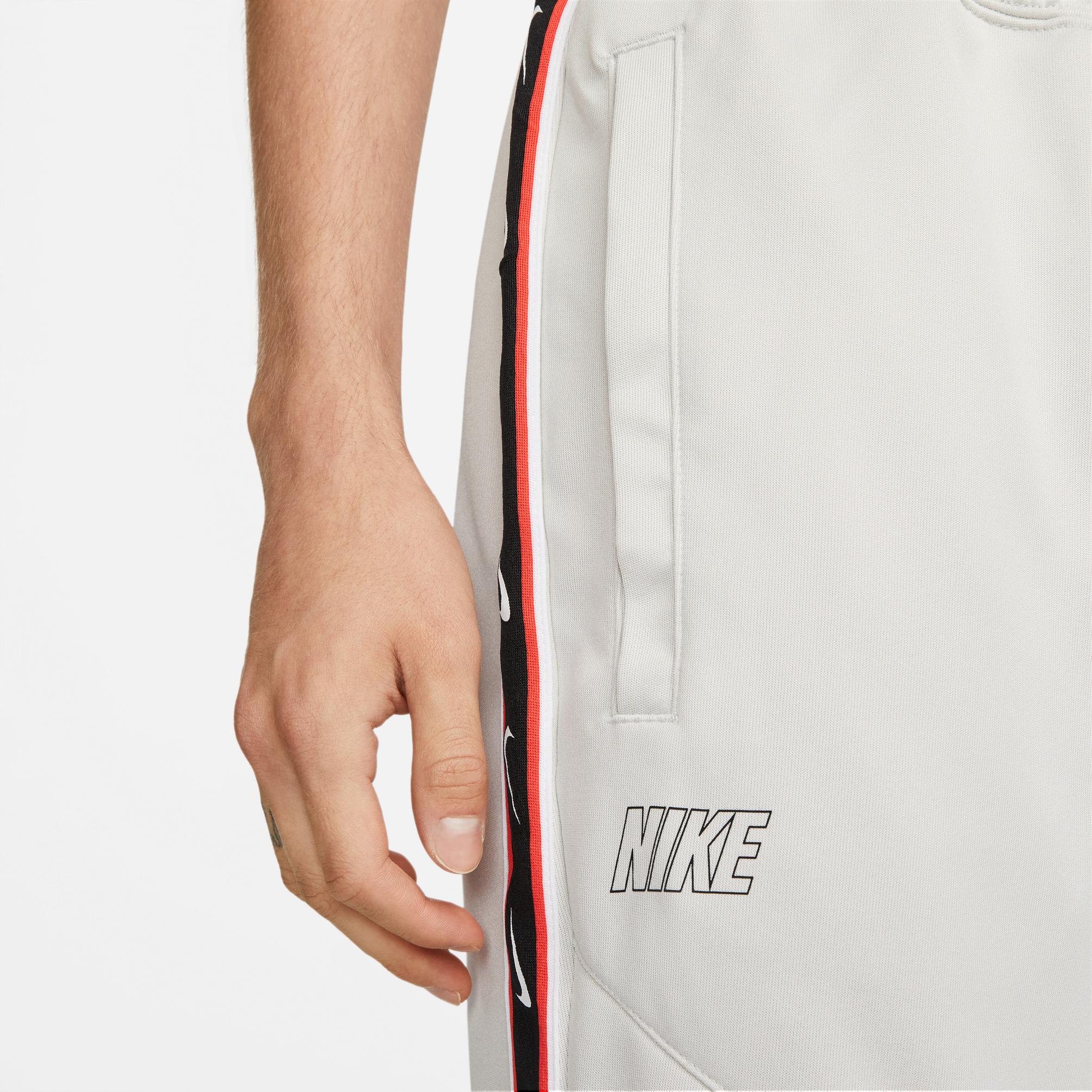 Nike Sportswear Repeat Erkek Beyaz Eşofman Altı